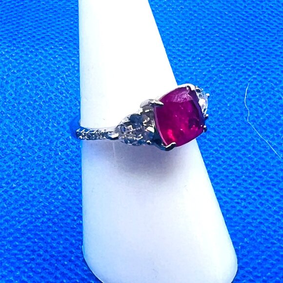 Ring Bomb Party Ring, NWOT, Size 6 red stone - Picture 3 of 6
